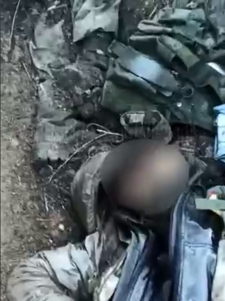 Окопы под Бахмутом заваленные трупами русни